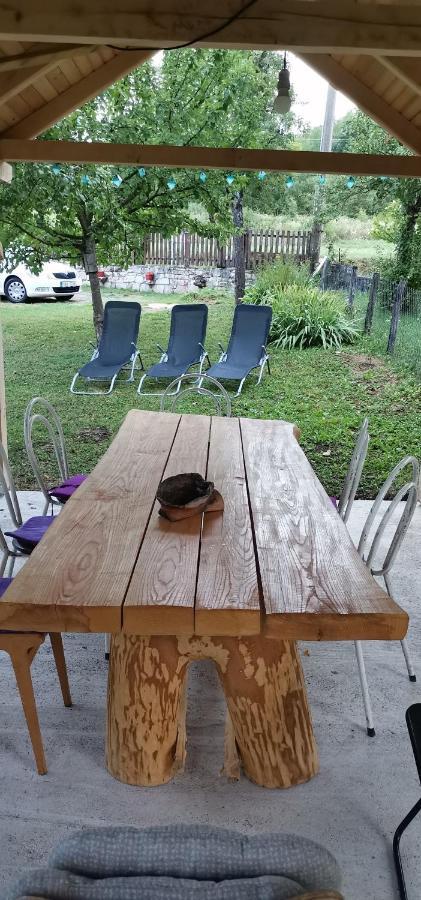Apartman Nina Licko Petrovo Selo Dış mekan fotoğraf