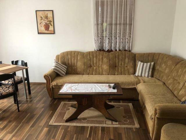 Apartman Nina Licko Petrovo Selo Dış mekan fotoğraf