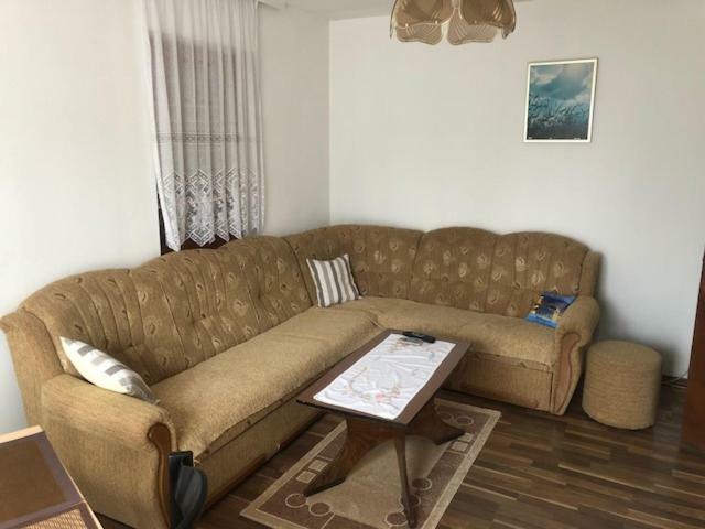 Apartman Nina Licko Petrovo Selo Dış mekan fotoğraf