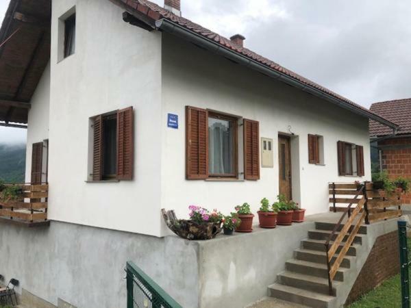Apartman Nina Licko Petrovo Selo Dış mekan fotoğraf