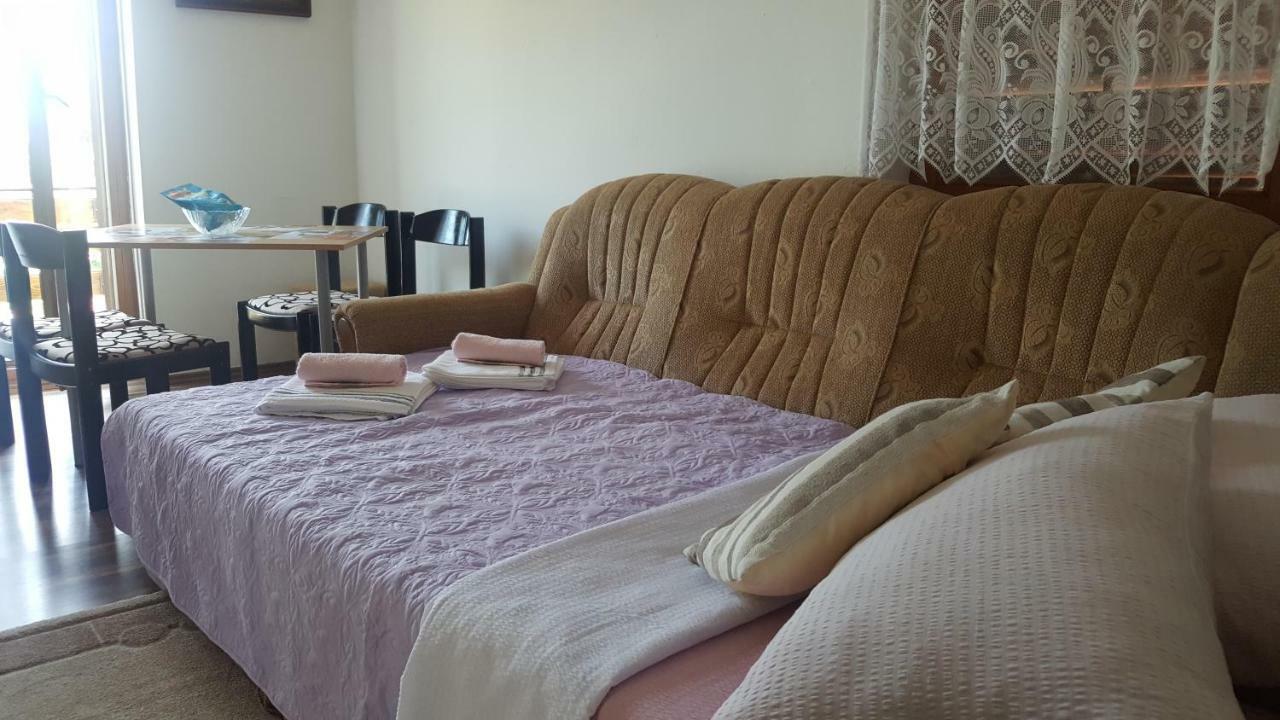 Apartman Nina Licko Petrovo Selo Dış mekan fotoğraf